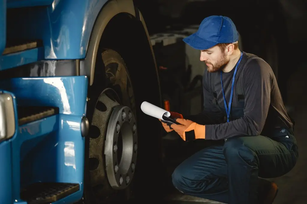 How Predictive Maintenance is Transforming Fleet Management in the Trucking Industry